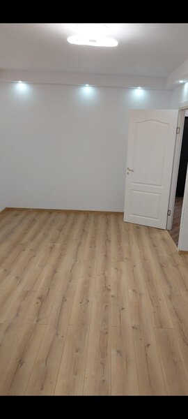 Sebastian, apropiere parc.