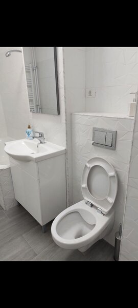 Sebastian, apropiere parc.